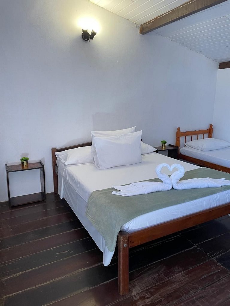 Apartamento 05 - Sala e Mezanino com escadas