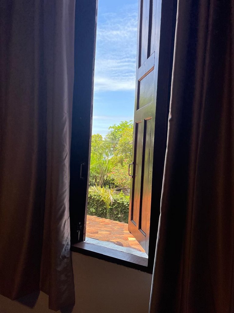 Apartamento 06 sala e cozinha com quarto superior com escada