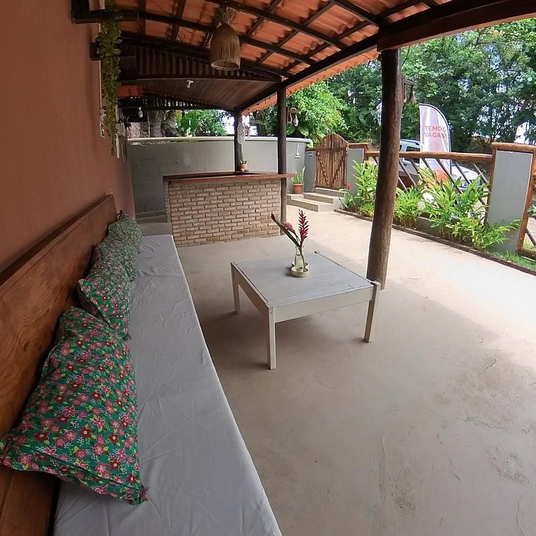 Apartamento 06 sala e cozinha com quarto superior com escada