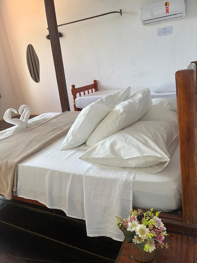 Apartamento 06 sala e cozinha com quarto superior com escada