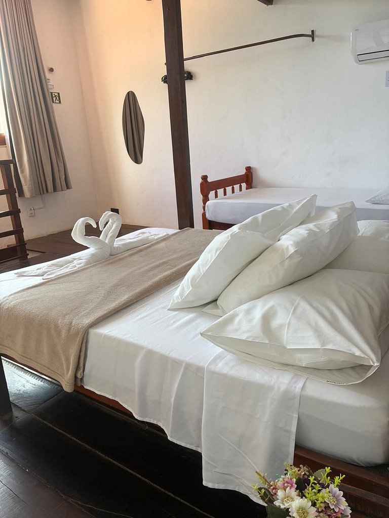 Apartamento 06 sala e cozinha com quarto superior com escada